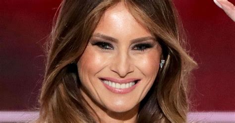 melania nudes|Racy pics show Donald Trumps wife Melania posing naked in。